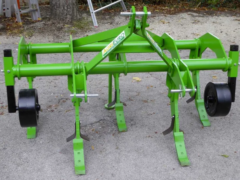 Décompacteur agricole sur tracteur AgriEuro serie 170 Standard à 5 dents - avec roues en acier