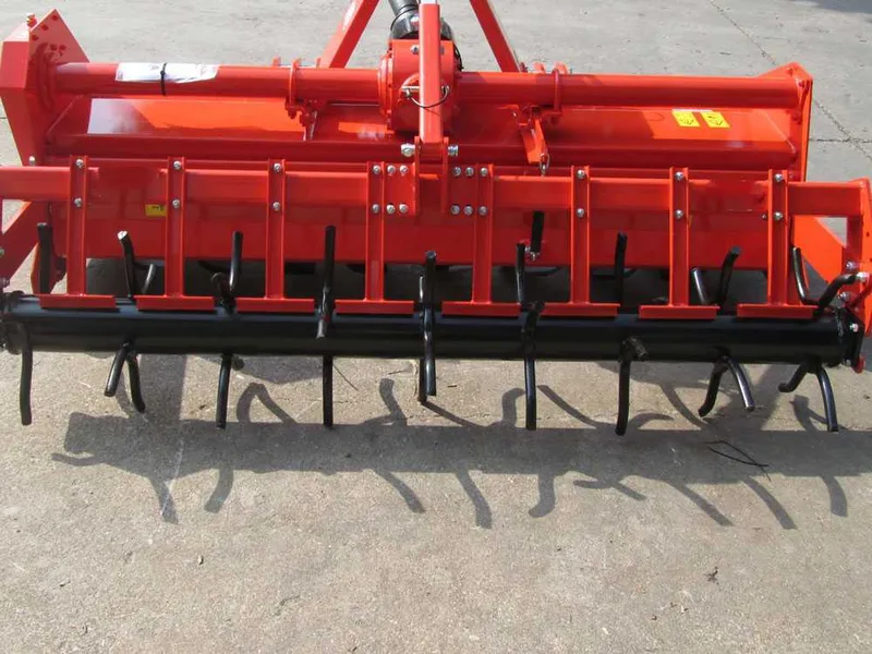 Herse rotative RM225 - largeur de travail 225 cm - 20 lames Série lourde - Rouleau à piques