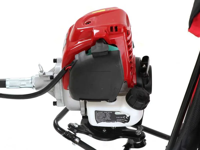 GeoTech GT-4 36 BP - Taille-haie thermique sur perche de rallonge avec dossière - 36 cm³