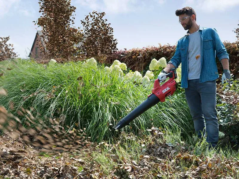 Skil 0330 CA - Souffleur à feuilles à batterie