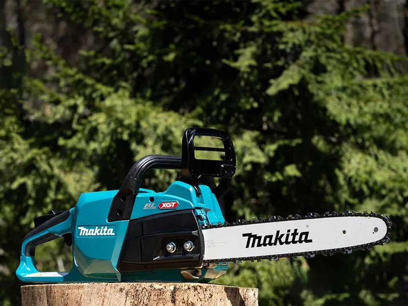 Makita XGT UC025G - Tronçonneuse à batterie - Coupe de 35 cm - 40 V/5 Ah