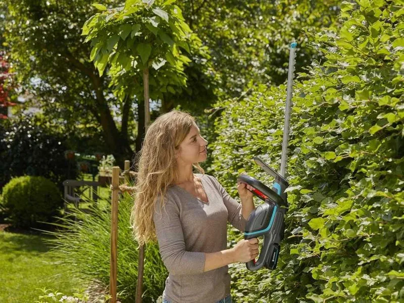 Gardena ComfortCut P4A - Taille-haie à batterie avec lame 60 cm