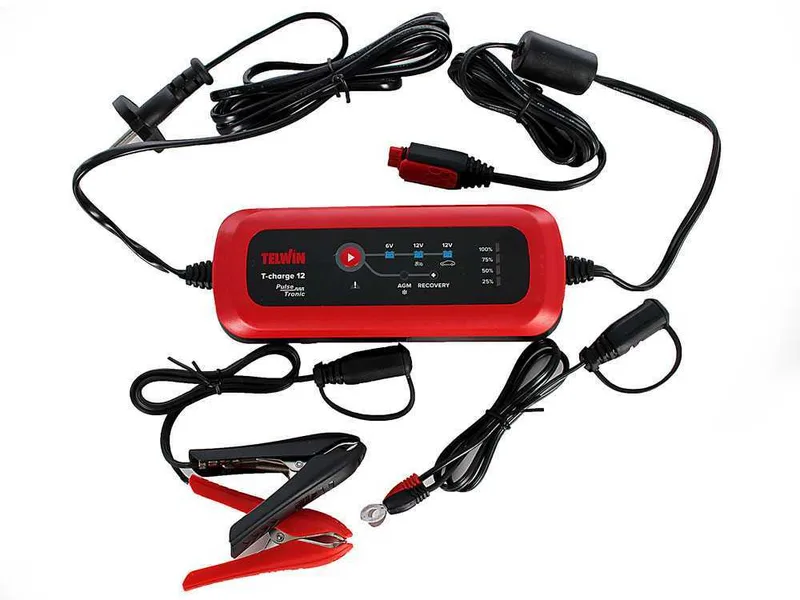 Telwin T-Charge 12 - Chargeur de batterie et mainteneur de charge - batteries de voiture et moto 6/12V - batteries AGM