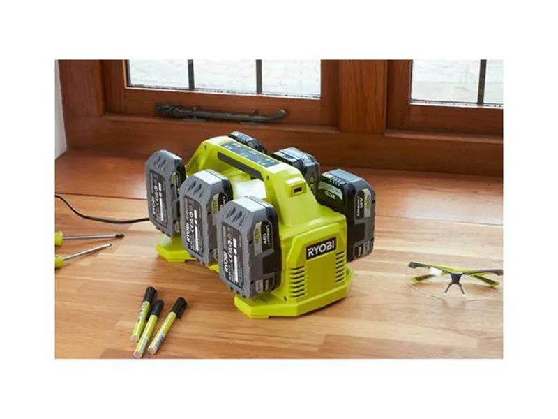Chargeur de batterie à 6 ports RYOBI 18V - RC18640