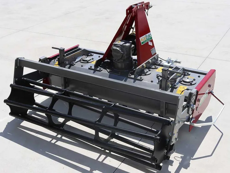 Herse rotative légère RF150 - largeur de travail 150 cm -14 lames série légère - Rouleau à cage