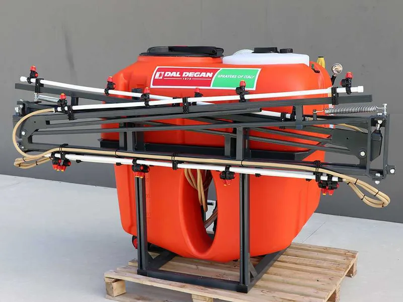 Dal Degan manda extra 400 L - Pulvérisateur porté à tracteur – Barre de désherbage 10 m - Pompe YP70