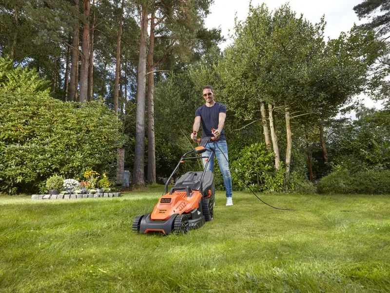 Black & Decker BEMW471ES-QS - Tondeuse à gazon électrique - 1600W - Coupe de 38 cm