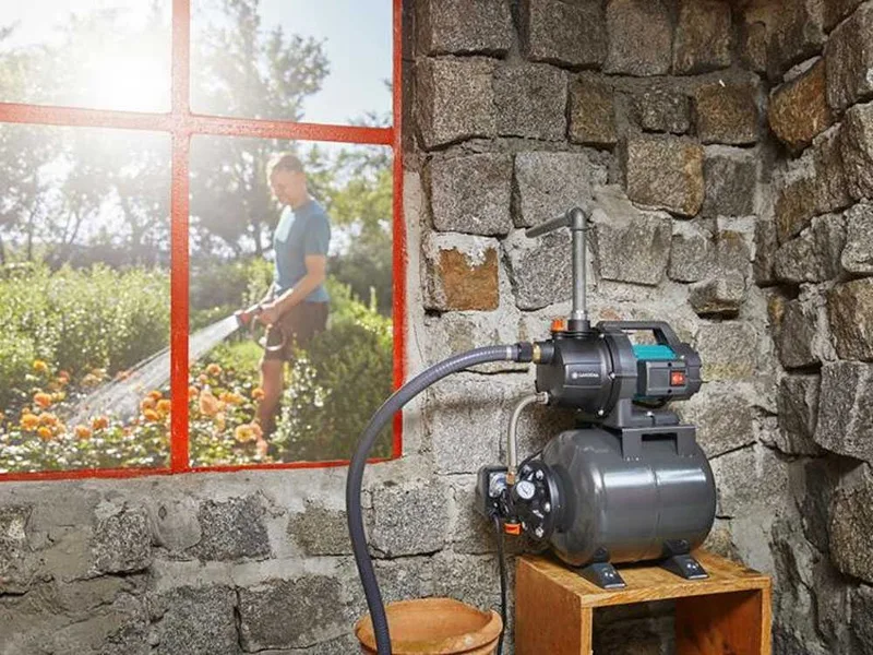 Pompe Gardena surpresseur 3700/4 art. 9023-20 - Réservoir d'eau de 19 litres