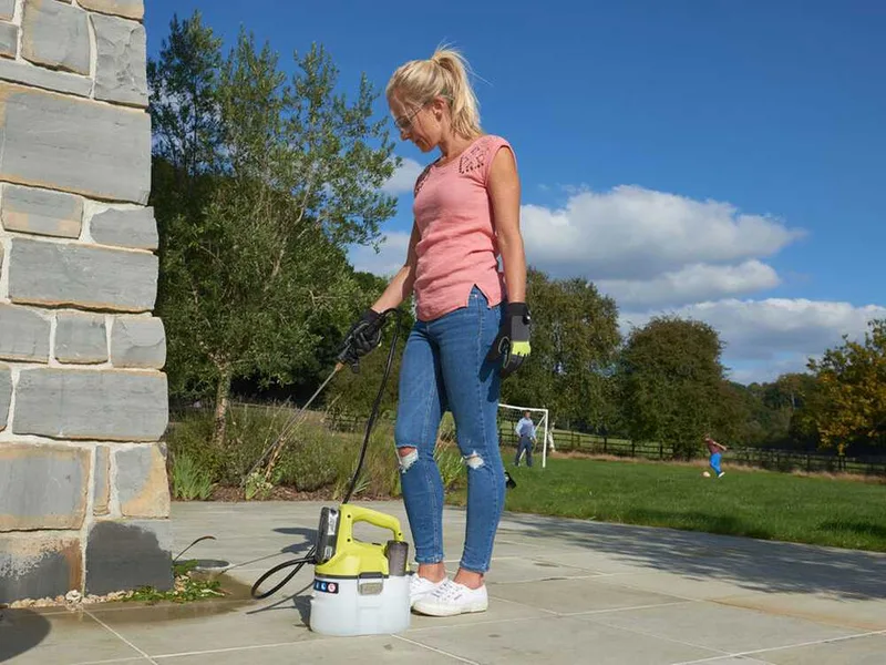 Ryobi OWS1880 - Nébuliseur à batterie - 18 V - 4 Ah - Cuve 3.5L