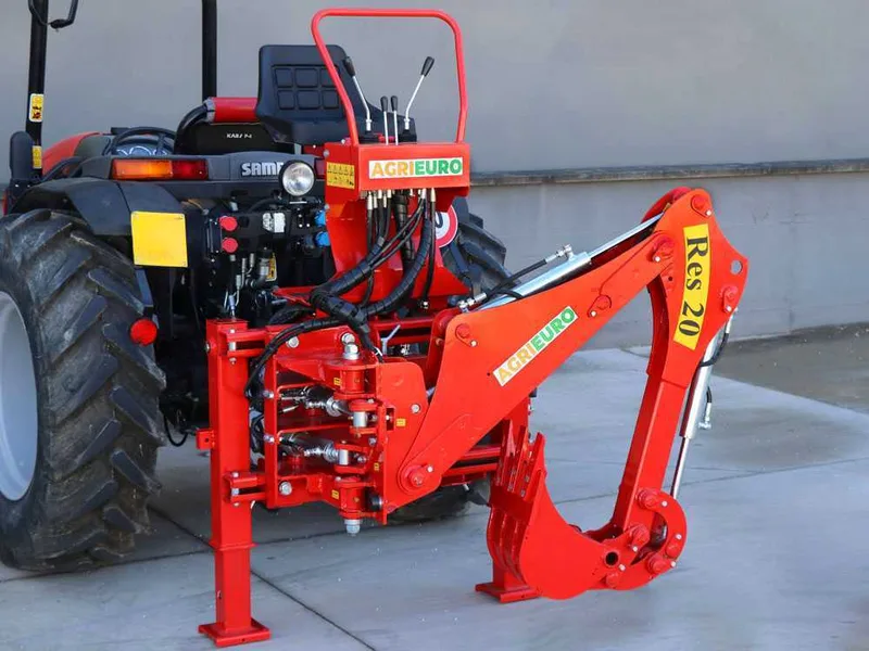 Agrieuro Top Line RES20 - Pelle rétro pour tracteur avec déplacement latéral