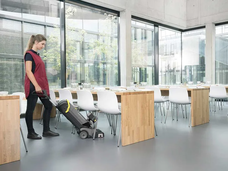 Karcher Pro BR 30/4 C BP Pack - Autolaveuse 3 en 1 : lave, sèche et aspire