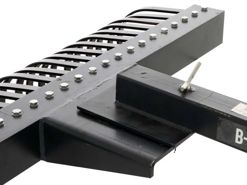 Râteau pour tracteur Blackstone B-LRK 150 avec raccords à 3 punti