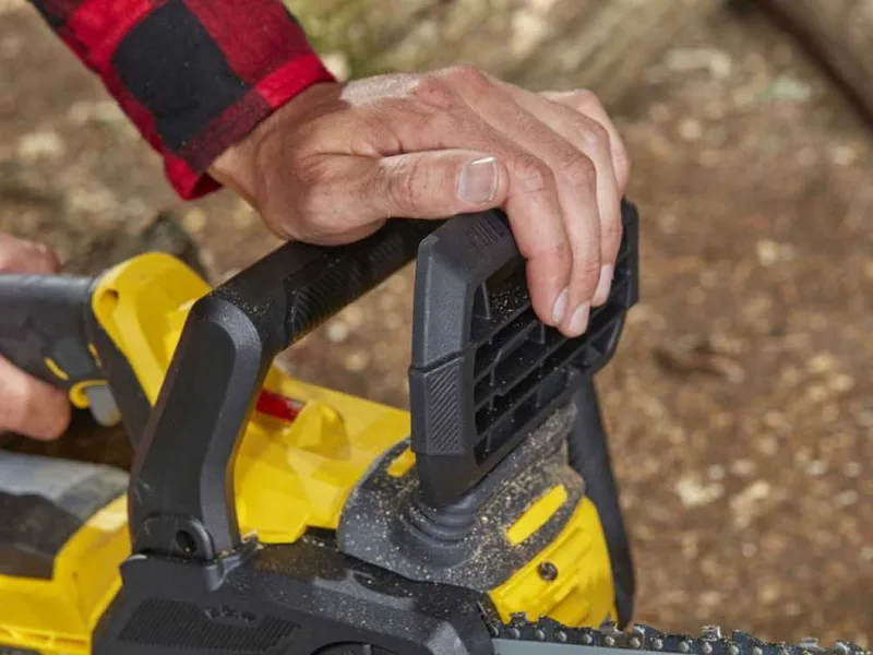 Stanley Fatmax V20 - Tronçonneuse à batterie 18 V 4 Ah - Guide de 30 cm