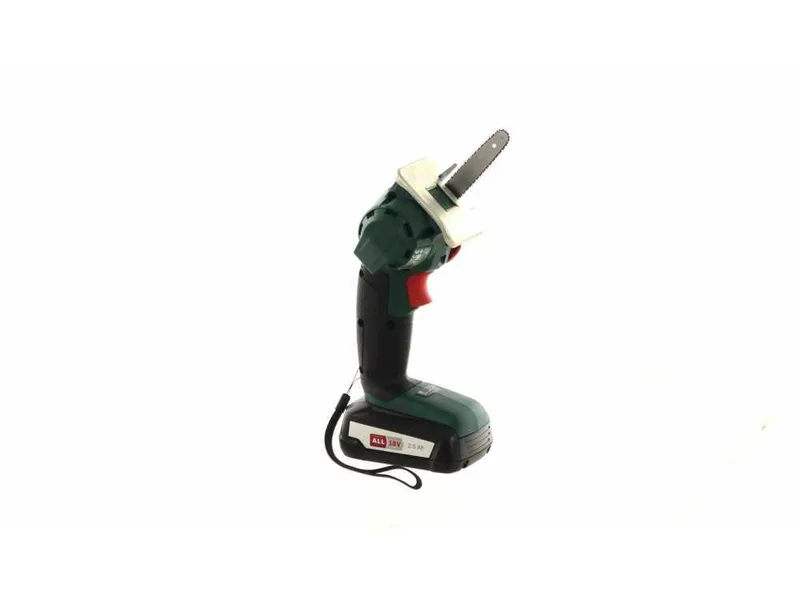 Scie à coupe droite NanoBlade sur batterie bosch advanced cut 18