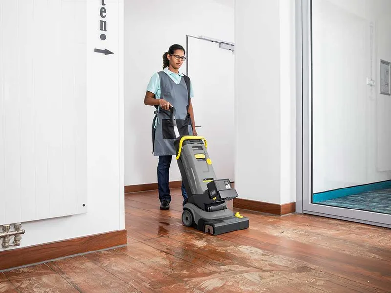 Karcher Pro BR 30/4 C BP Pack - Autolaveuse 3 en 1 : lave, sèche et aspire