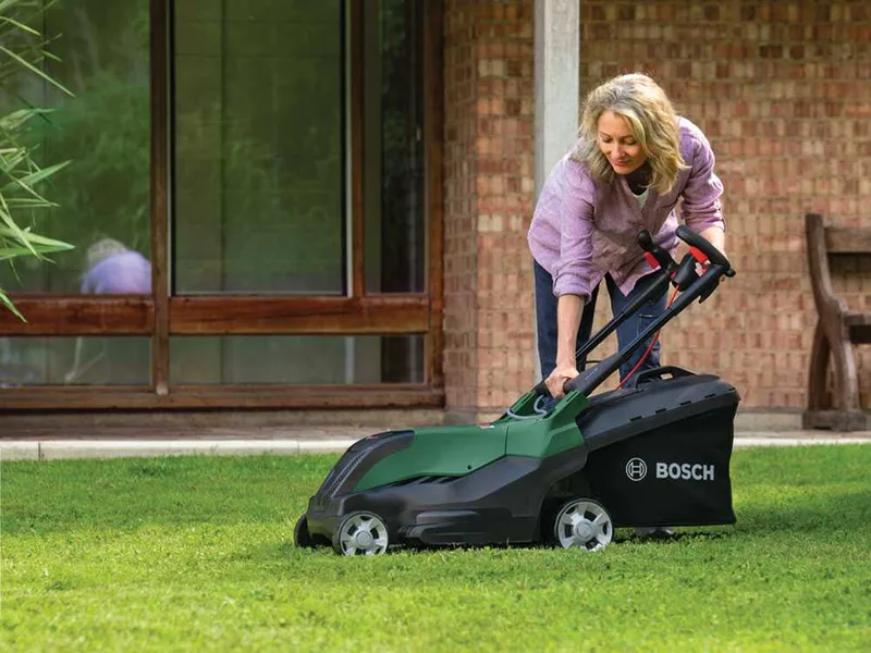 Bosch AdvancedRotak 44-750 - Tondeuse à gazon électrique - Coupe de 44 cm - 1800 W