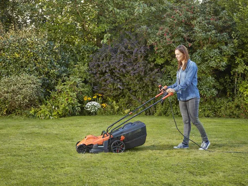 Black & Decker BEMW461BH-QS - Tondeuse à gazon électrique - 1400W - Coupe de 34 cm