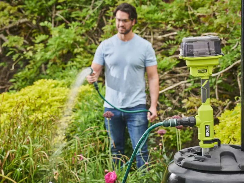 Pompe immergée pour eaux claires ryobi RY18STPA-0 18V - 2Ah - de batterie