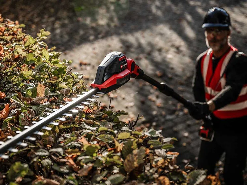 Einhell GP-HC 18/5020 Li T BL - Élagueuse - Taille-haie multifonction sur perche à batterie - 18 V 5.2Ah