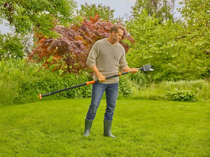 Gardena StarCut Pro L - Coupe-branches sur perche télescopique 175-400 cm + Scie avec lame de 34 cm - Ø32mm