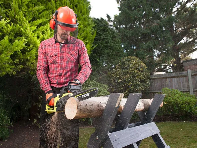 RYOBI RCS2340B - Tronçonneuse de 2300W - Guide 40 cm