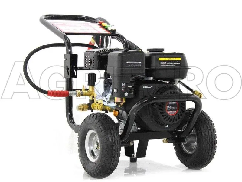 Nettoyeur haute pression thermique GeoTech Pro PWP 12/205 ZW avec moteur Loncin à essence