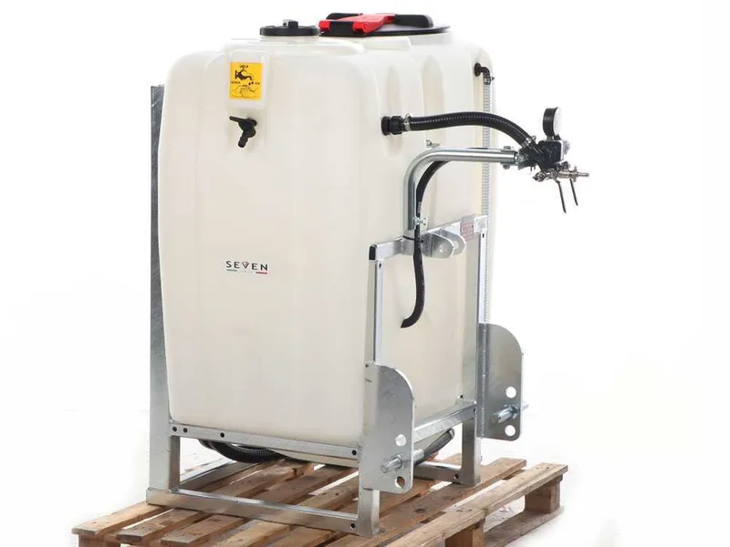 Seven Italy 300L - Cuve de pulvérisation compacte pour tracteur - Pompe APS71
