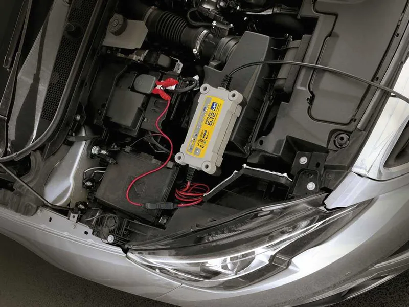 GYS Flash 6.12 - Chargeur et mainteneur de charge automatique - Batteries 12 V de 1,2 à 125 Ah