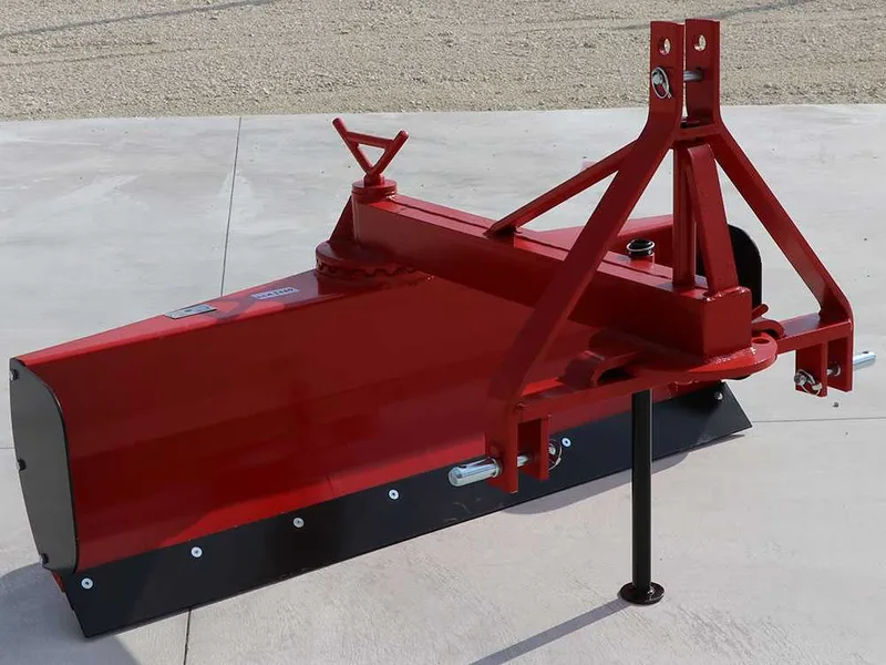 Lame niveleuse pour tracteur AgriEuro LLM140 - Série Médium - Pivot d'attelage et lame rotatifs