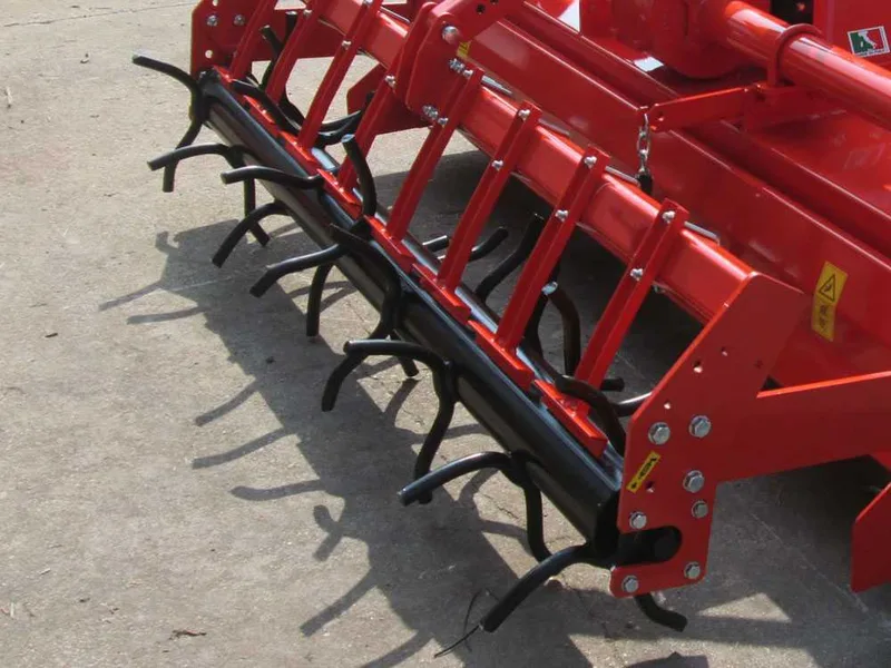 Herse rotative RM225 - largeur de travail 225 cm - 20 lames Série lourde - Rouleau à piques