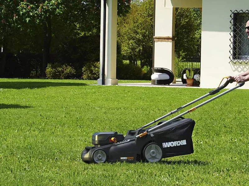 Worx Nitro WG737E - Tondeuse à gazon sans fil - 2x20V/4Ah - Coupe 37cm