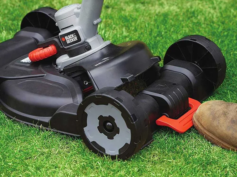 Black & Decker STC1820CM-QW - Coupe-bordure 18V 2Ah + une batterie 18V 2Ah