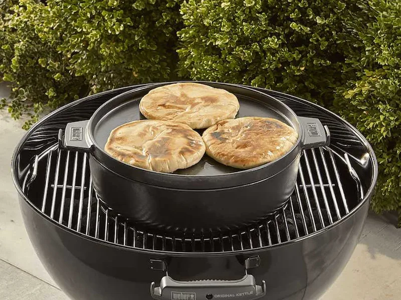 Cocotte en fonte 2 en 1 Weber