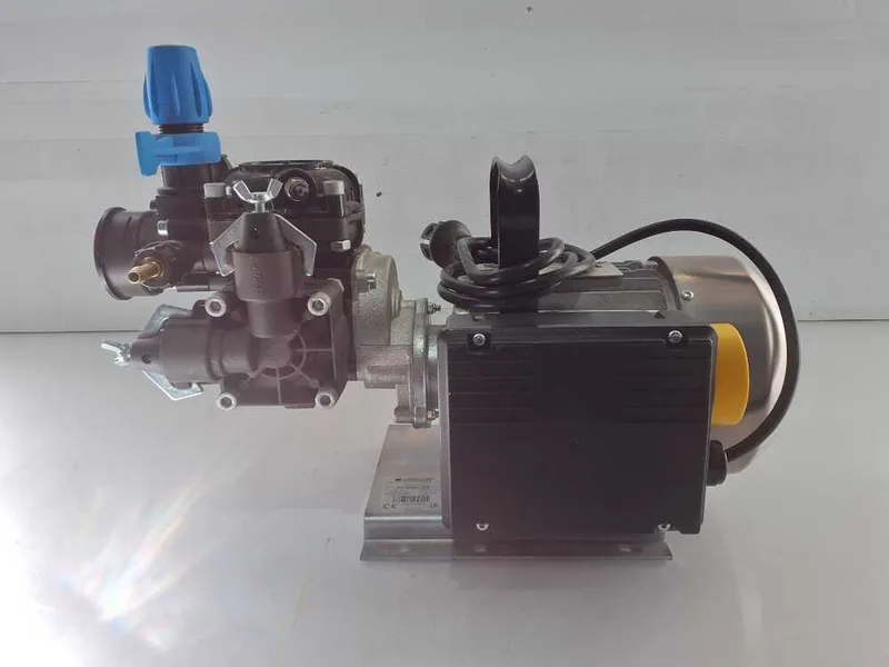 Outlet - petits défauts esthétiques - Motopompe électrique de pulvérisation Comet mc 25 avec moteur monophasé