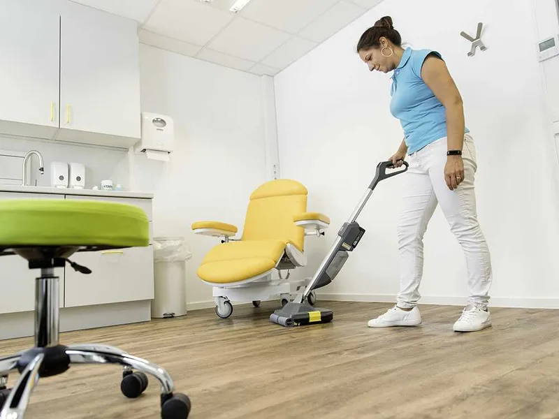 Karcher BR 30/1 C Bp Pack 18/30 - Nettoyeur de sols à batterie 3 en 1 : lave, sèche, aspire