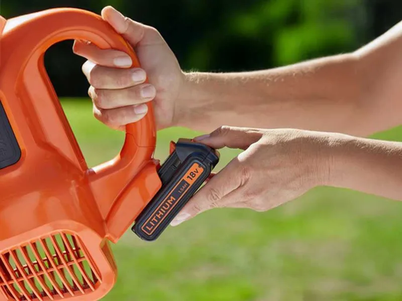 Black & Decker BCBL200B-XJ - Souffleur à batterie