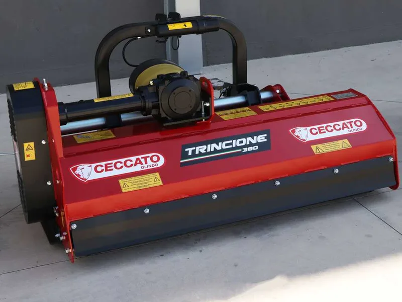 Broyeur de série medium-lourde à tracteur Ceccato Trincione 380 - T1800M avec déport manuel