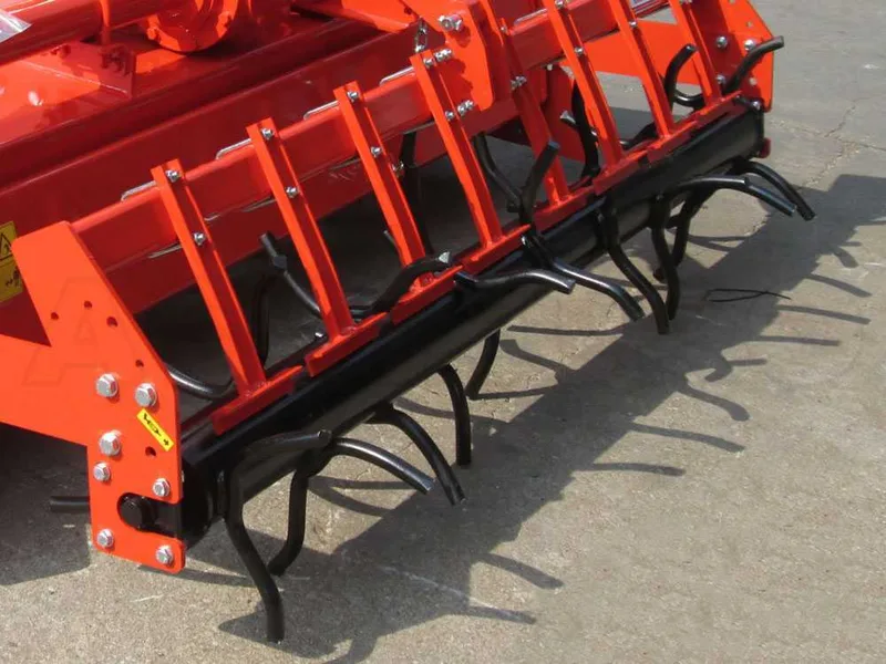 Herse rotative RH210 - largeur de travail 210 cm - 20 lames Série médium - Rouleau à piques