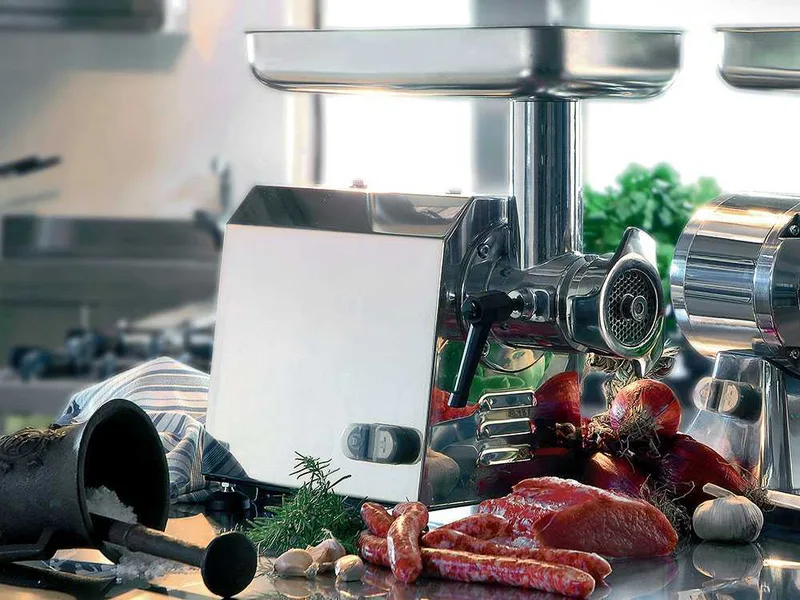 Fama TI12 - Hachoir à viande électrique - Corps en acier inox - Groupe de hachage en fonte - 230V