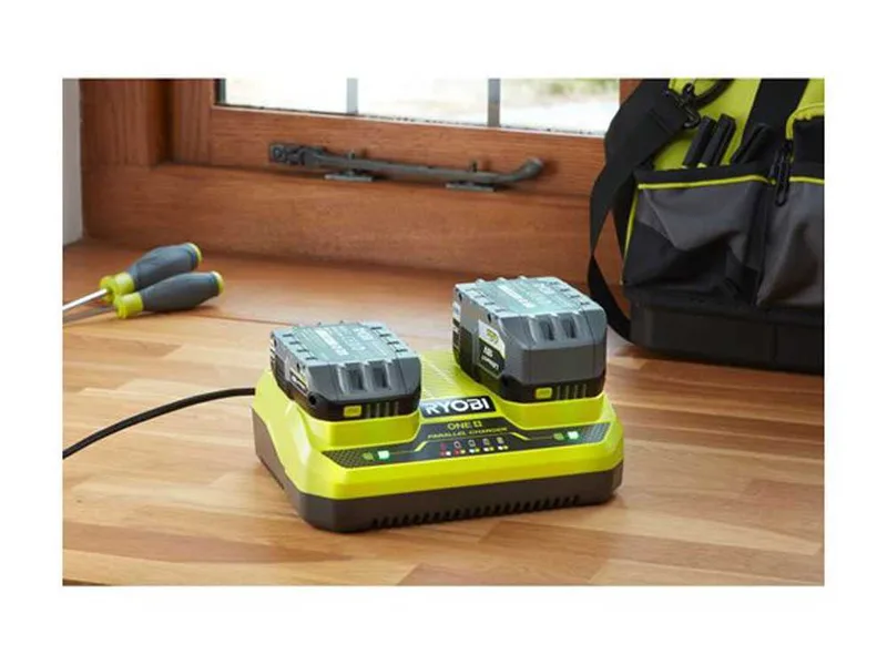 Chargeur de batterie à 2 ports RYOBI 18V - RC18240