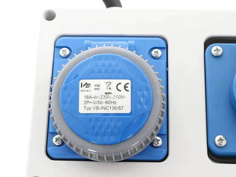 Adaptateur multiprises pour générateurs monophasé pour alimentation de matériels à absorption élevée (jusqu'à 7.2KW)