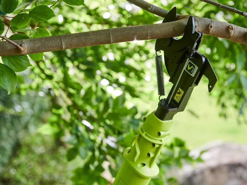 Coupe-branches à batterie ryobi OLP1832BX - 18V - Diamètre de coupe 32 mm - sans batterie et sans chargeur