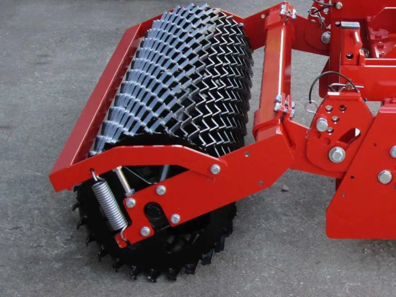 Herse rotative RH150 - largeur de travail 150 cm - 14 lames série médium - Rouleau à treillis