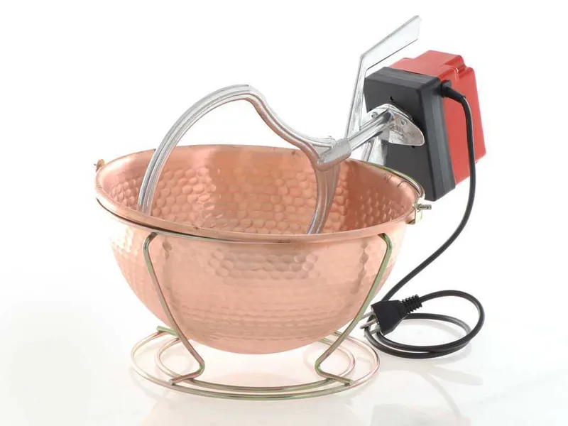 Chaudron électrique en cuivre martelé pour polenta - NuovaFac Cuoca Automatica base ronde 6L - 24W