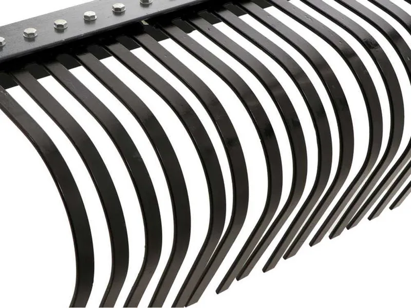 Râteau pour tracteur Blackstone B-LRK 180 avec raccords 3 points