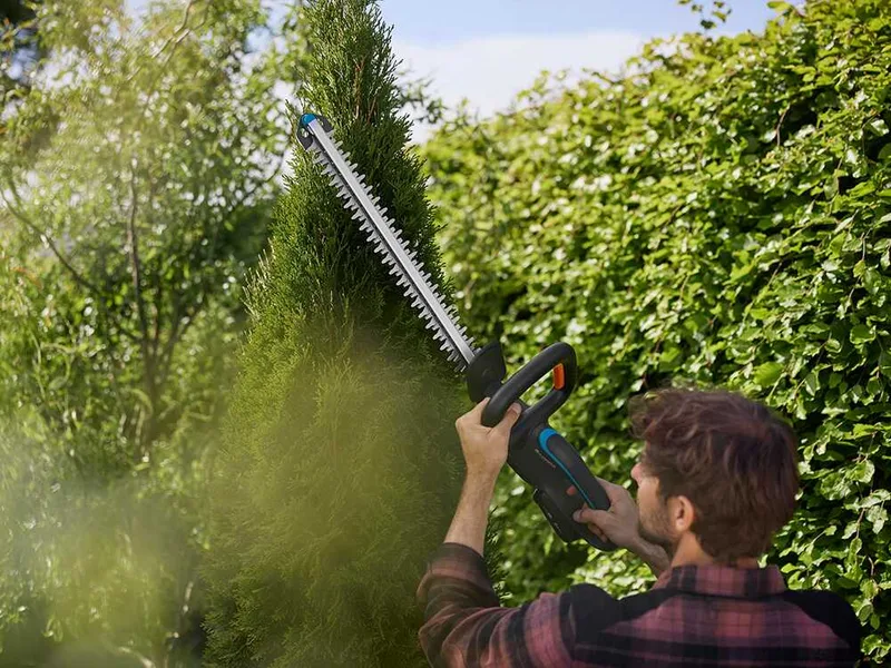 Gardena EasyCut 45/18V P4A - Taille-haie à batterie 18V/2Ah - Lame de 45 cm