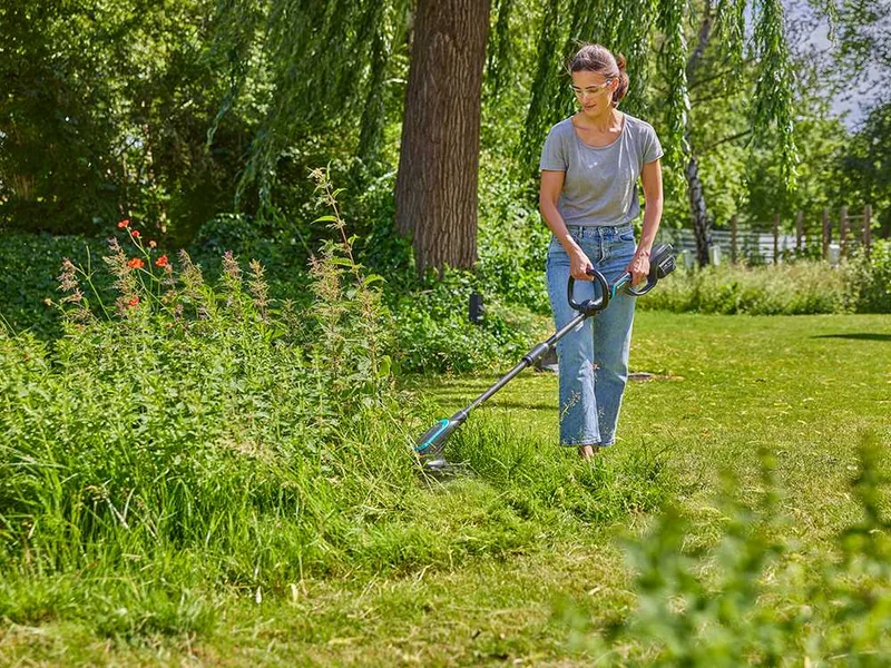 Gardena PowerTrim 30/18V P4A - Coupe-bordure à batterie - 18V 4Ah
