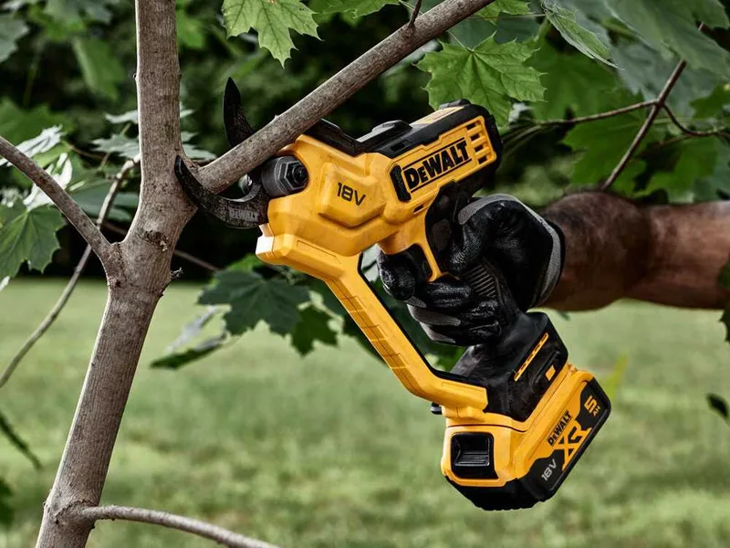 DeWalt DCMPP568P1-QW - Sécateur électrique de taille - 18V 2 Ah - Diamètre de coupe 38 mm