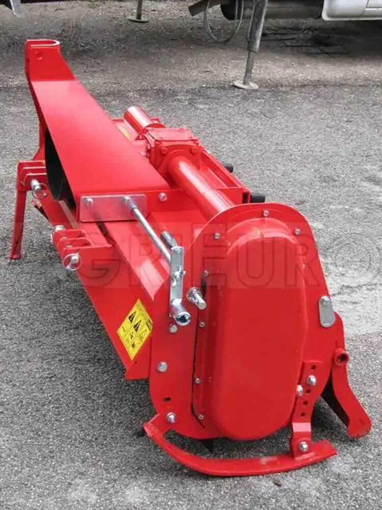 Top Line UR 168 - Fraise pour tracteur série médium - Déport mécanique