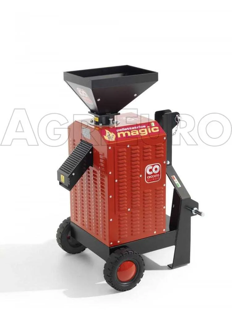 Ceccato Olindo - Presse à pellets PTO pour tracteur - fabrication de pellets pour le chauffage